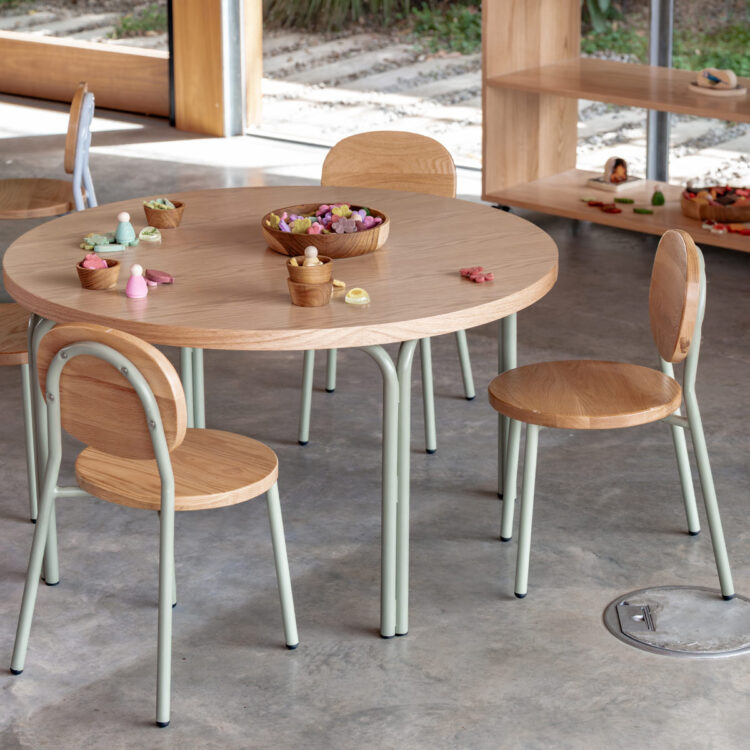 Oak Ottie Round Table