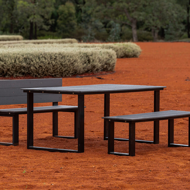 Outdoor U-Frame Rectangle Table