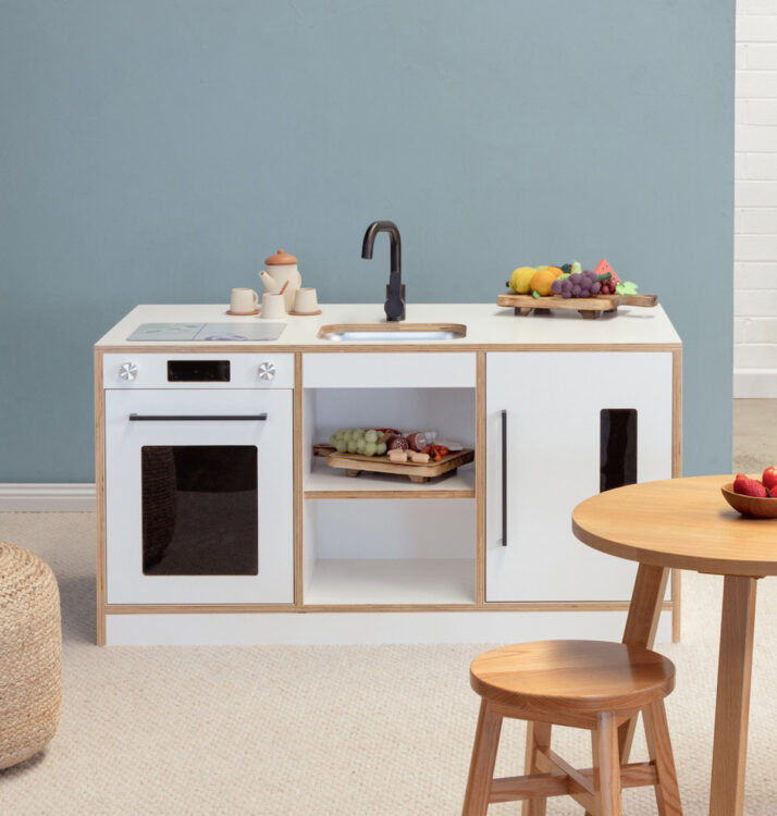 Kitchen & Breakfast Bar Kinder