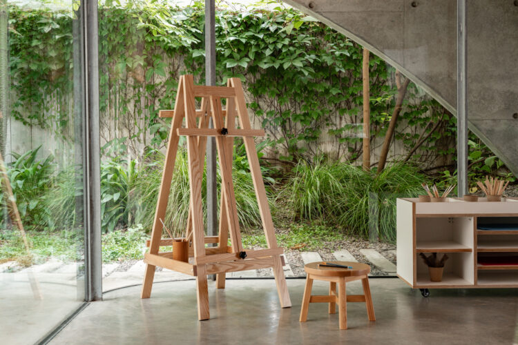 Toddler Easel