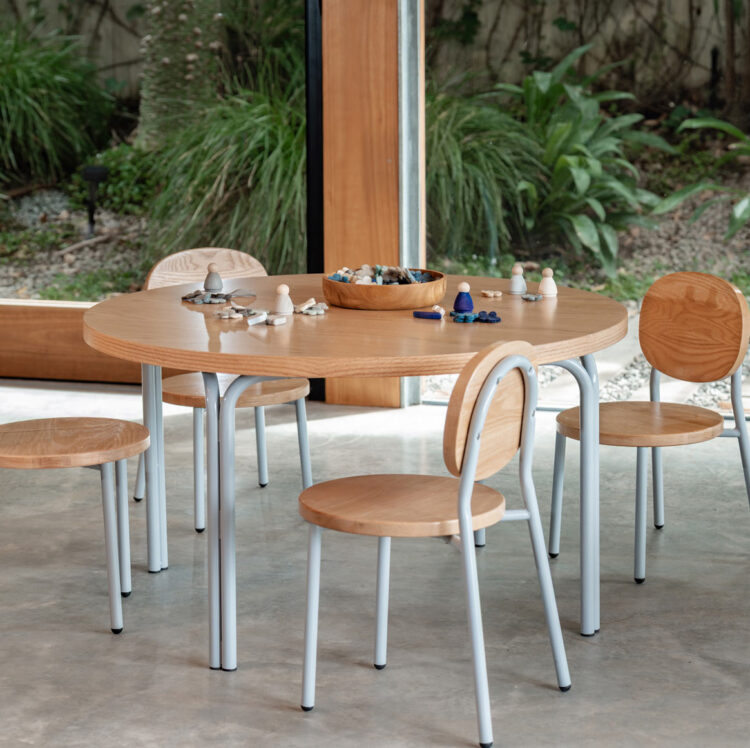 Oak Ottie Round Table